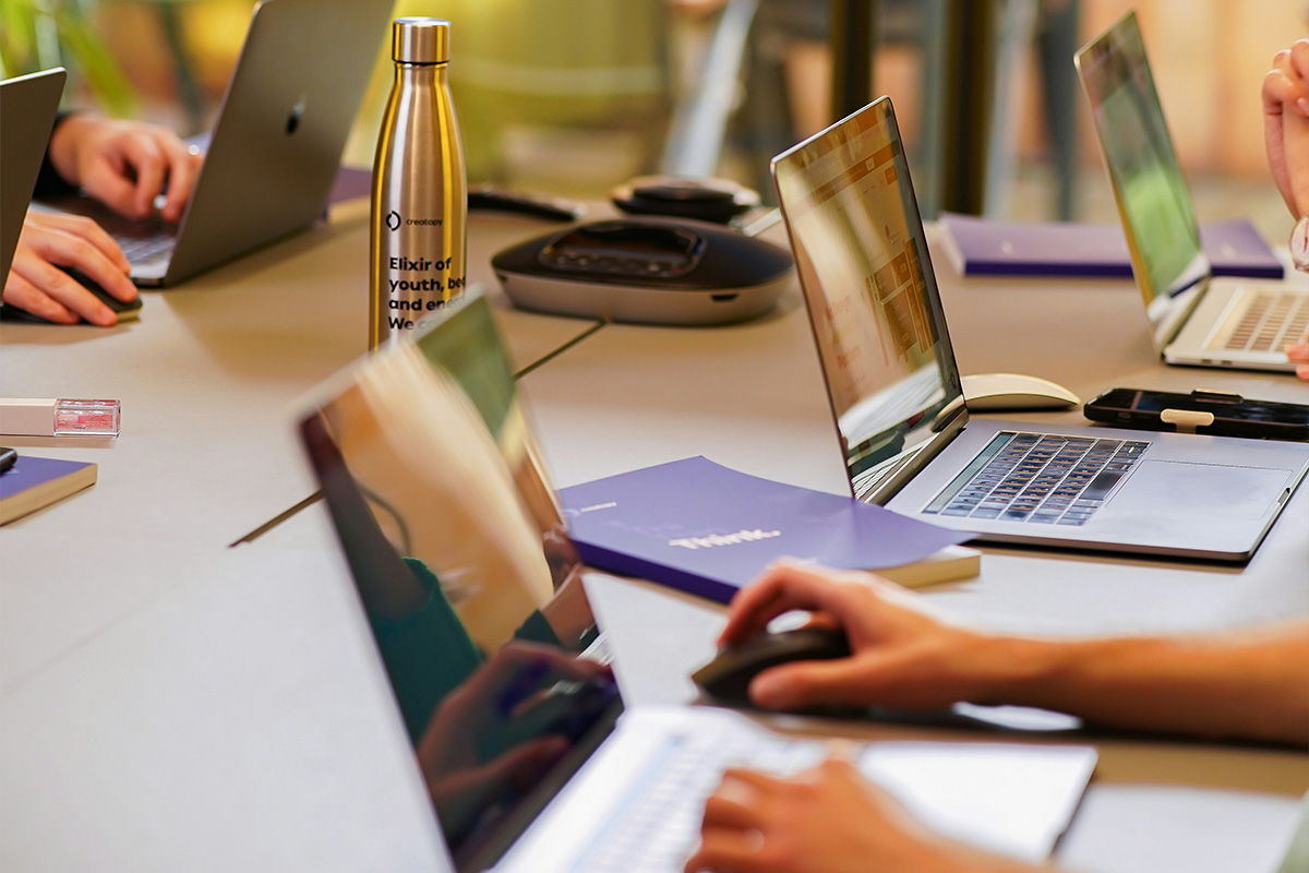 réunion dans une agence de communication