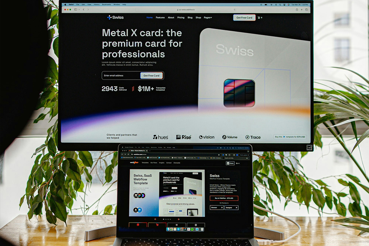 ordinateur avec un écran de développeur