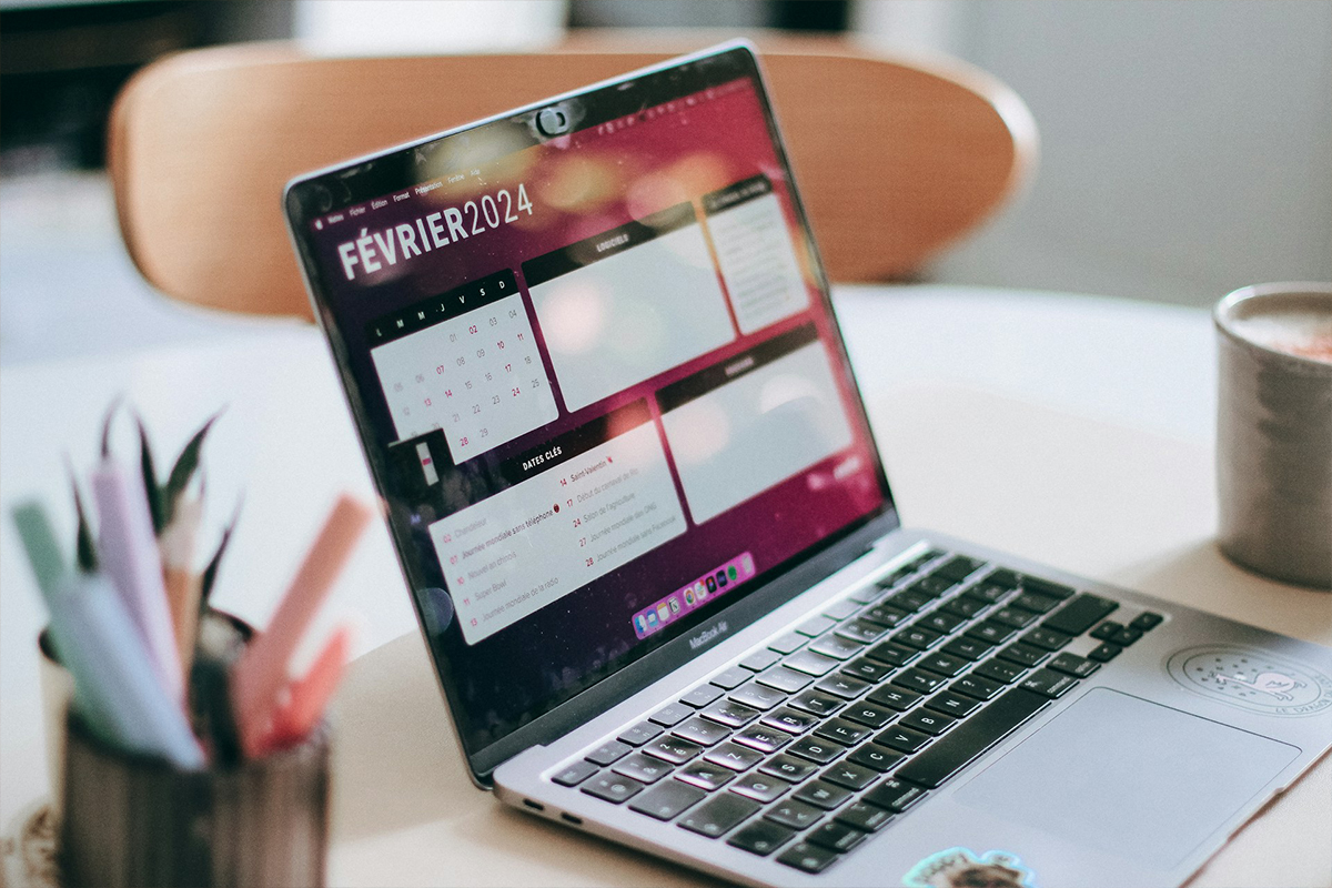 code-graphique-1200x800-agence-studios-communication-community-management-01