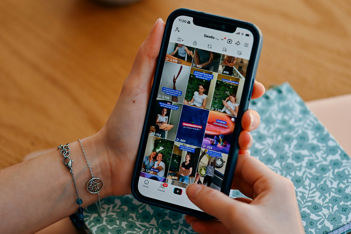 code-graphique-1200x800-agence-studios-communication-community-management-02