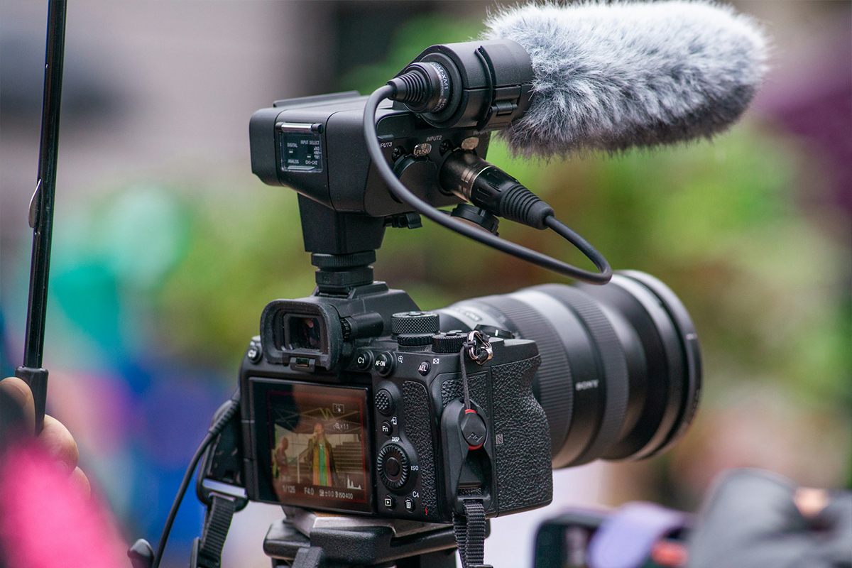 code-graphique-1200x800-agence-studios-communication-création-de-contenu-social-02