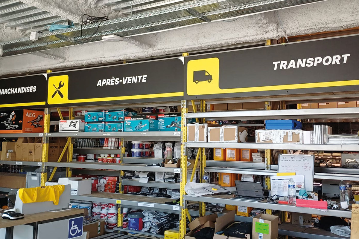 code-graphique-entrepot-du-bricolage-signaletique-services-panneaux-suspendus-04