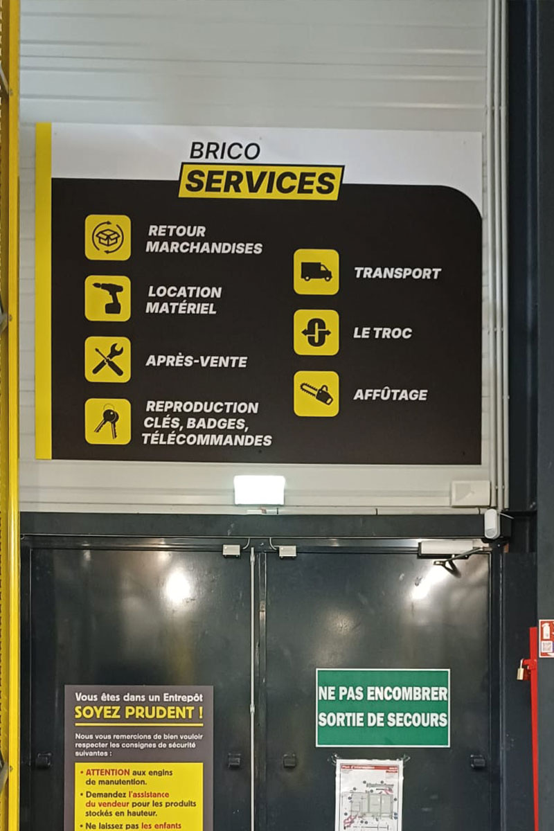 code-graphique-entrepot-du-bricolage-signaletique-services-panneaux-suspendus-06